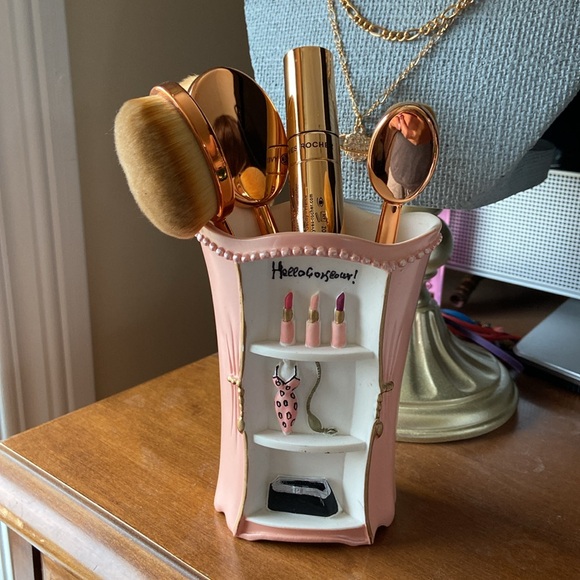 Stylish makeup brush holder/toothbrush holder - Picture 2 of 6